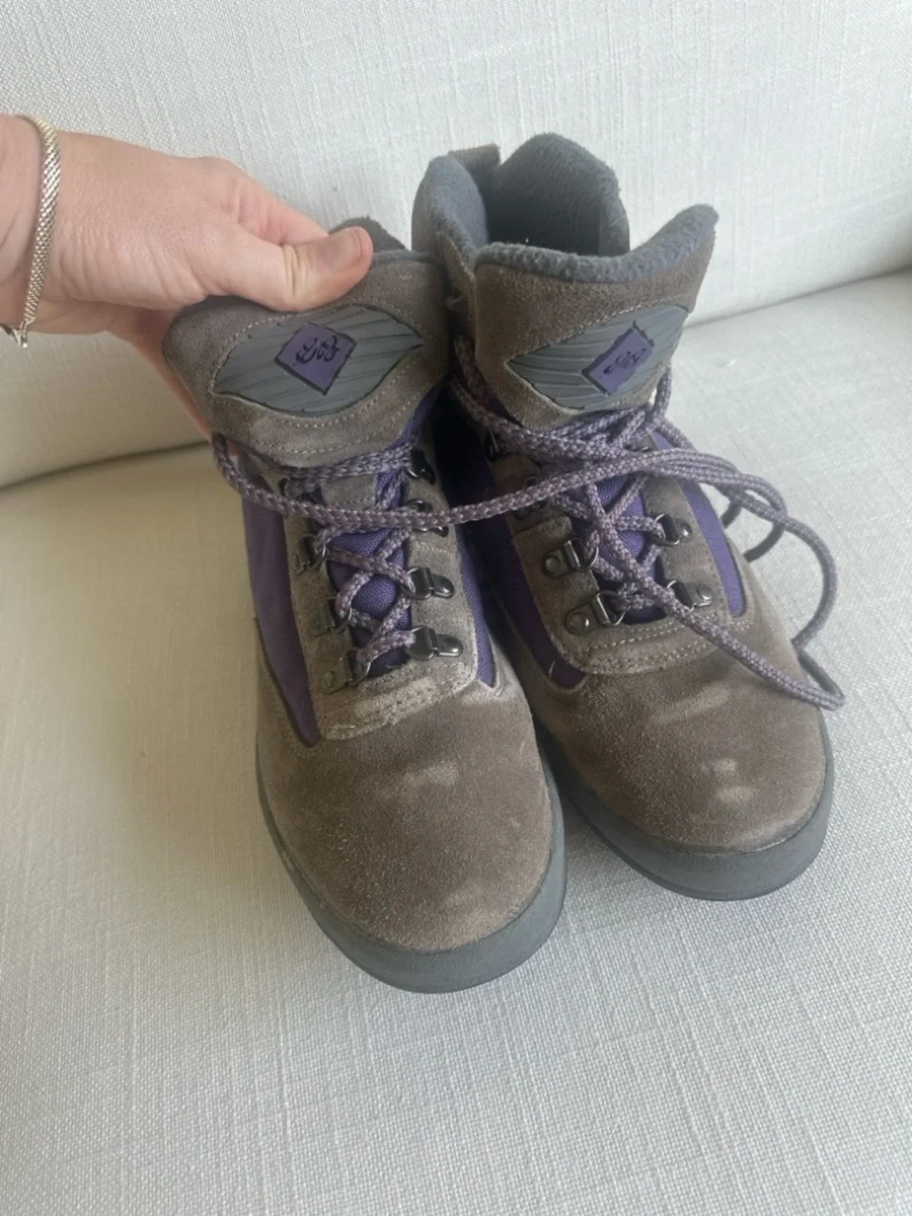 Eddie Bauer Snow Trekker Hiking Boots Women’s Size 9 Brown Purple